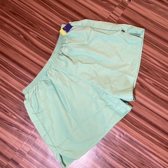 Nwt Moving Comfort Running Shorts Size Large - Picture 3 of 13